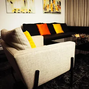  Apartamento H1 & H2 - Breakfast & Service - Airport Close